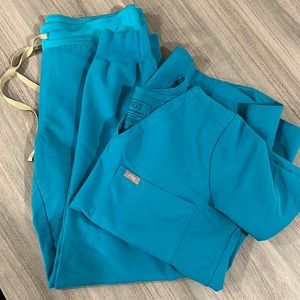 Figs scrub set size small